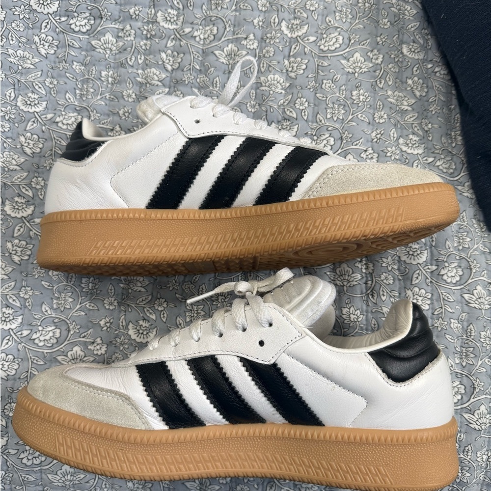 Womens Adidas Shoes size 10 - Picture 7 of 9